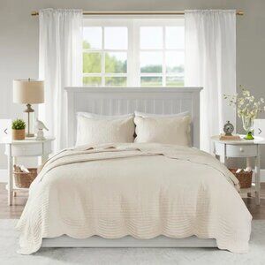 NWT Madison Park Marino 3 Pc Scalloped  Quilt Set - Cream - King/Cali King